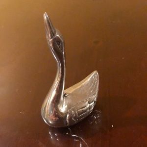 Silver Swan Ringstand